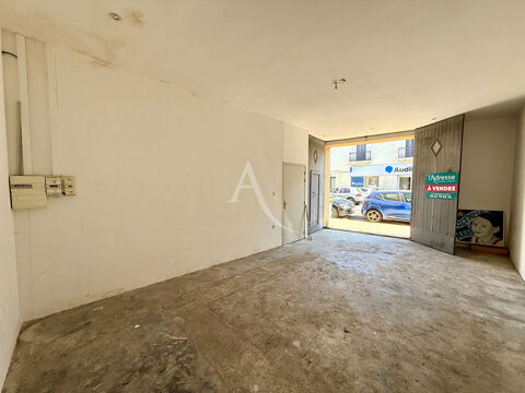 M&egrave;ze, local commercial 32.8 m2 62500 34140 Meze