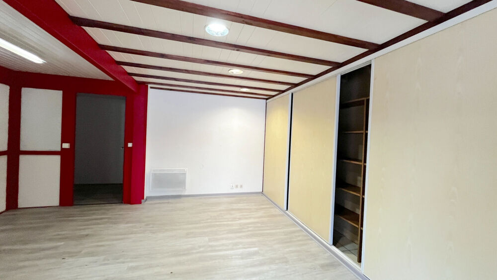   A LOUER BUREAU DE 50 M2 AVEC PARKINGS - SECTEUR CAVIGNAC Cavignac