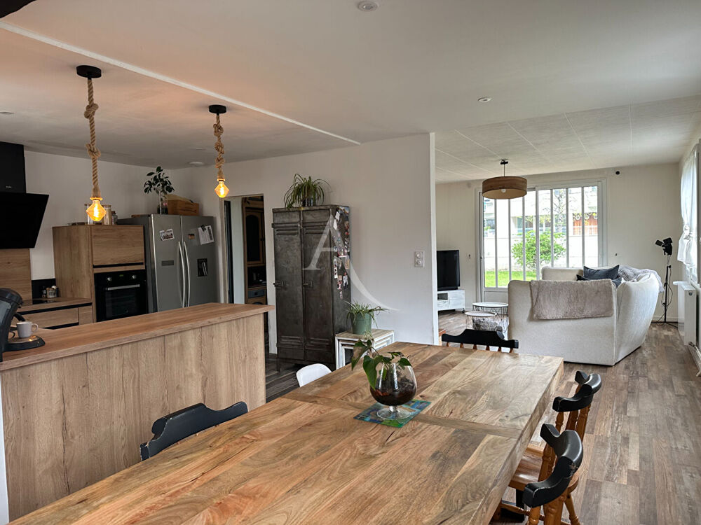 Maison de plain-pied à Rochefort .126 m² .Secteur Merleau Ponty