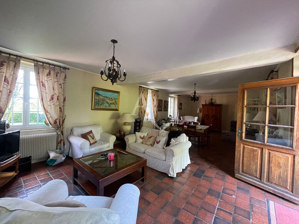 Belle longère avec de grands espaces et plus de 9000 m² de terrain