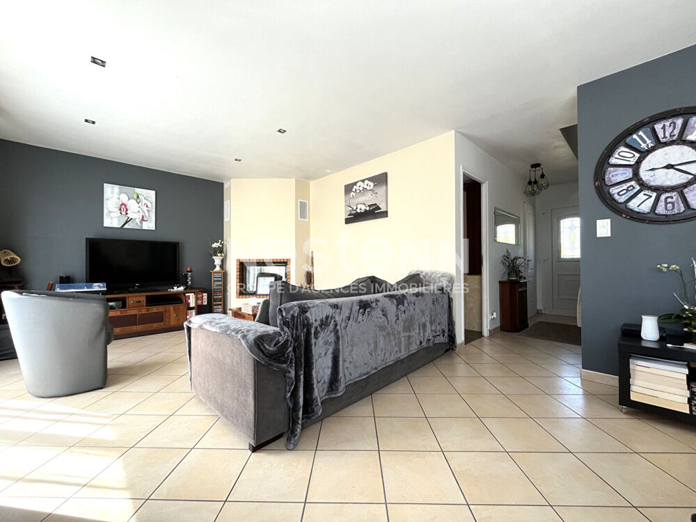 Maison à vendre - Saint Guyomard - 116 m² - 4 chambres - 1000 m² de terrain.