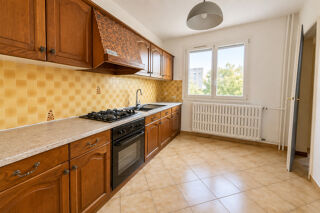 Vente Appartement Exclusivité - T4 de 77 m² avec cave et parking - Saint-Priest Centre Saint priest
