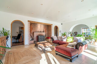 Maison à vendre 12 pièces 334 m²