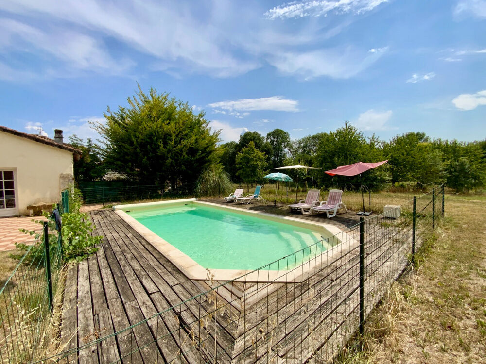 Vente Maison Longère atypique 6 pièces , piscine  et dépendances Jonzac
