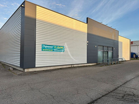 Local commercial Caussade 600 m2 4250 82300 Caussade