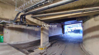  Parking / Garage  vendre 1 m