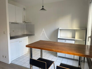 Appartement à louer 1 pièce 28 m²