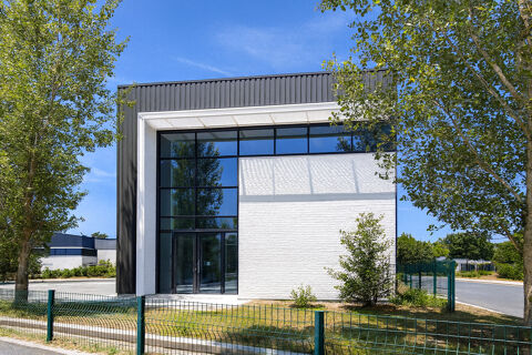 Entrep&ocirc;t commercial &agrave; louer CANEJAN 4173 33610 Canejan