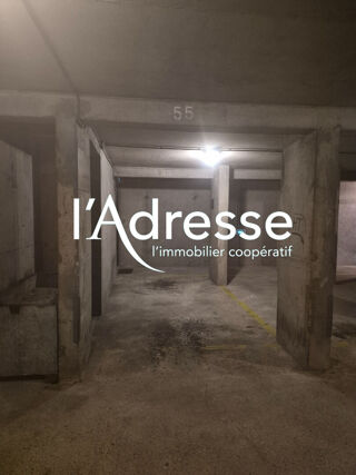 Vente Parking/Garage Place de parking pour investissement locatif (ou petite voiture) // Métros Faidherbe - Reuilly - Ledru Rollin Paris 12