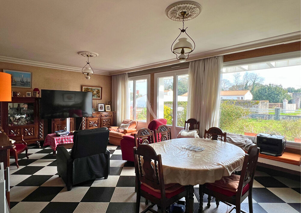 Ensemble immobilier à vendre à Beauvoir-sur-Mer - Fort potentiel