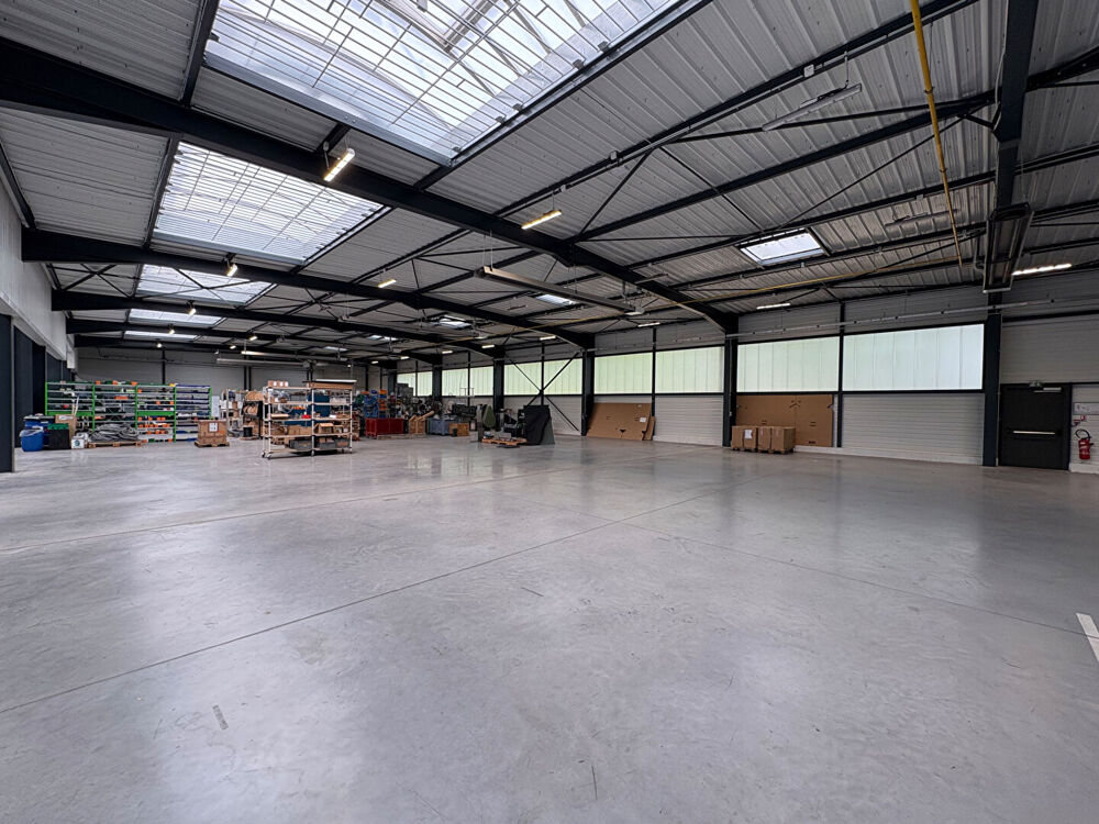   Entrepôt / local industriel à Saint Etienne Du Rouvray de 3 240 m2 Saint etienne du rouvray