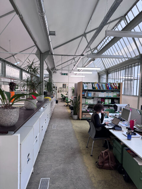   BUREAUX - RARE A PARIS 