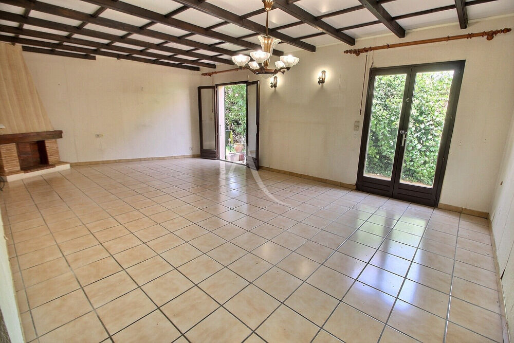 MAISON FAMILIALE À FORT POTENTIEL DÉVELOPPANT 142 M² AVEC 5 CHAMBRES SUR TERRAIN 3 FACES AU CALME