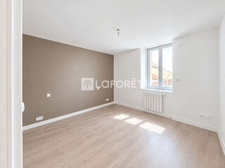  Appartement à louer 4 pièces 95 m²
