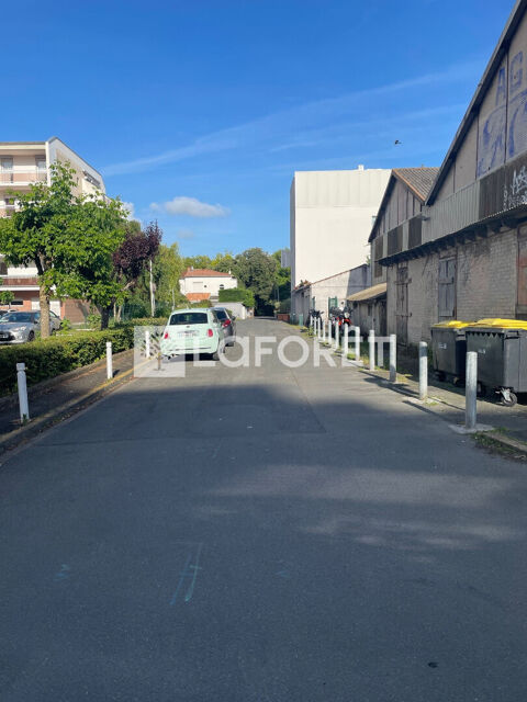  Parking / Garage � louer 