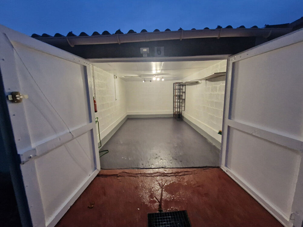 Location Parking/Garage Parking / box Mantes La Jolie 23 m2 Mantes la jolie