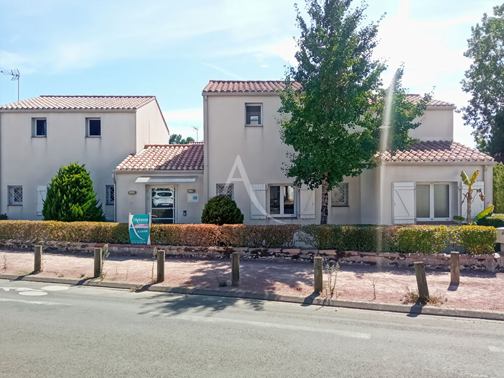   Challans  - Médiathèque Local professionnel 98 m² 