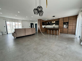  Maison  vendre 5 pices 146 m