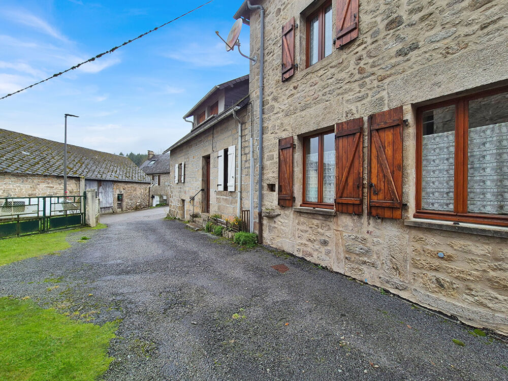 Vente Maison CORRÈZE. PRADINES. Maison en pierre de 4 chambres avec grange indépendante et jardin de 107 m² Pradines