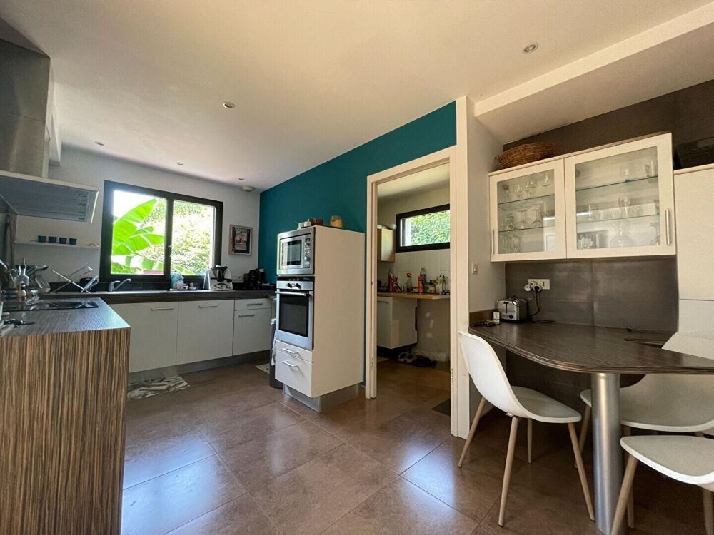 Vente Maison A vendre à Vannes Tréhuinec maison contemporaine 5 pièces 144 m²  sur 1070 m² de terrain sous sol complet Vannes