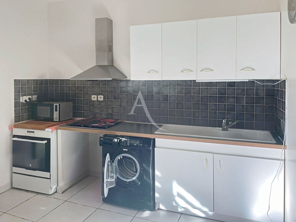 Location Appartement A LOUER VAUVERT T3 AVEC PATIO Vauvert
