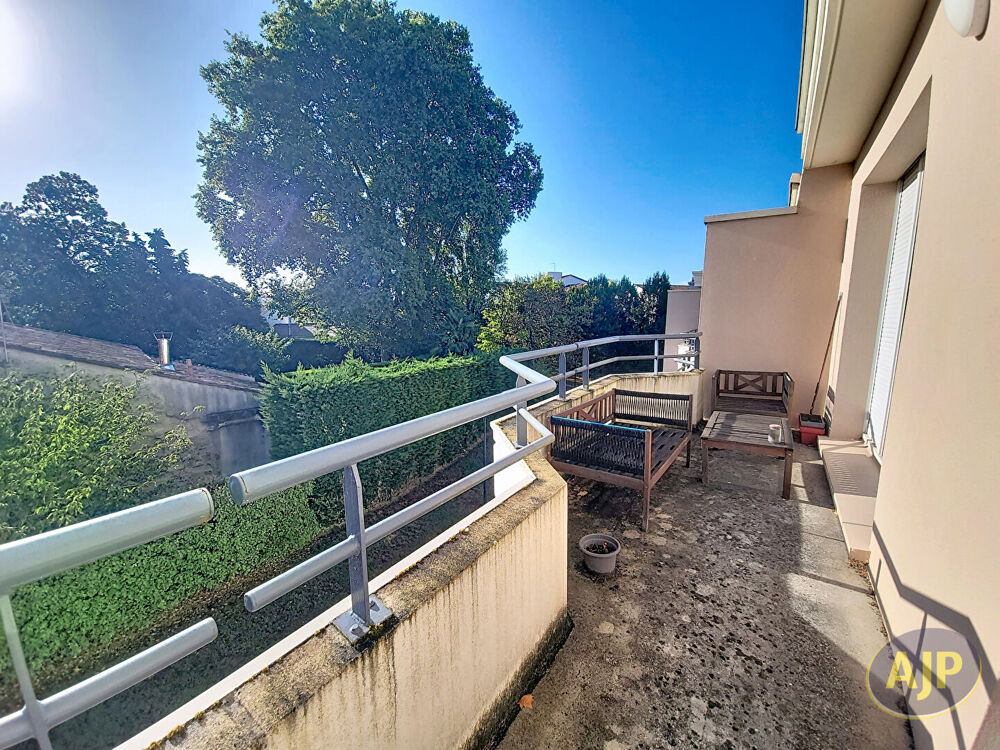 T3 MERIGNAC centre-balcons-Parking
