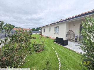 Maison 4 pièces 109 m² · à Parentis en Born · 109 m² · 367 500 €