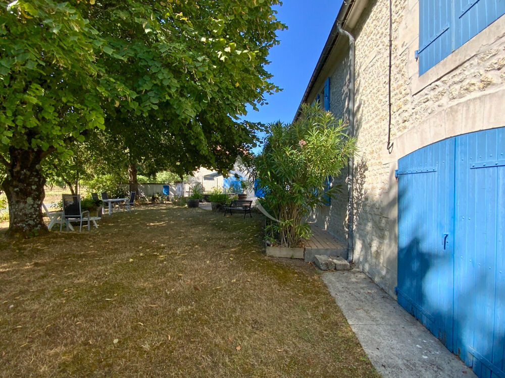 Vente Maison Maison charentaise avec gîte Jonzac