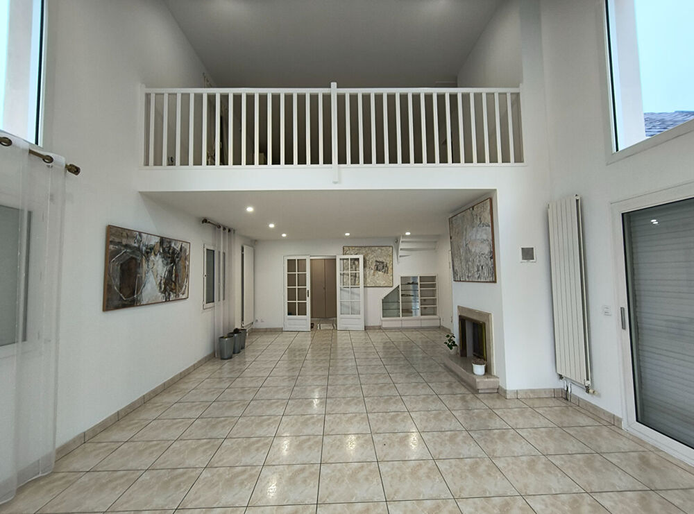 HAUTE-VIENNE - Superbe maison familiale de 4 ou 5 chambres avec piscine et 2 acres ? À seulement 20 minutes de Limoges