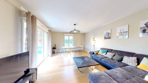   Coup de Coeur ! Grand T3 69m avec Piscine, Balcon & Double Parking Appartement - 3 pice(s) - 68 m