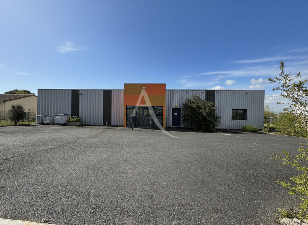   Local commercial Migne Auxances 400 M2 