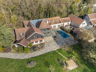 Villa à vendre 15 + pièces 549 m²