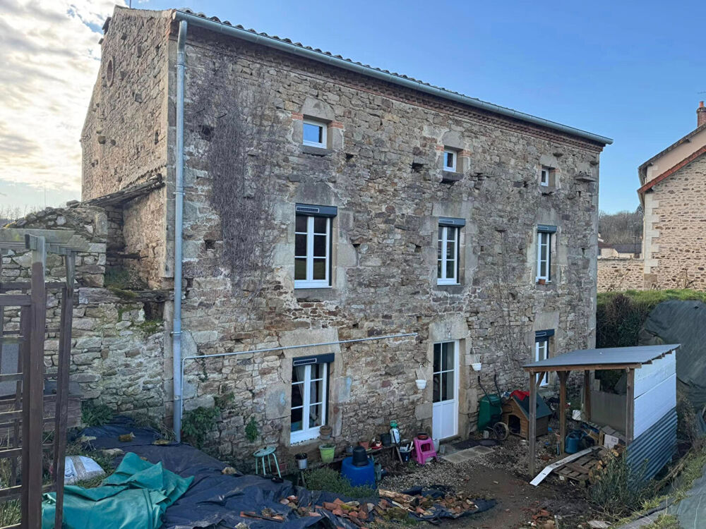 Vente Maison HAUTE VIENNE - Proche Chateauponsac -  SYMPATIQUE MAISON DE CAMPAGNE indépendante sur grand terrain de 5332m² avec divers abris. Balledent