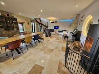  Maison  vendre 6 pices 242 m