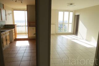  Appartement � louer 4 pi�ces 80 m�