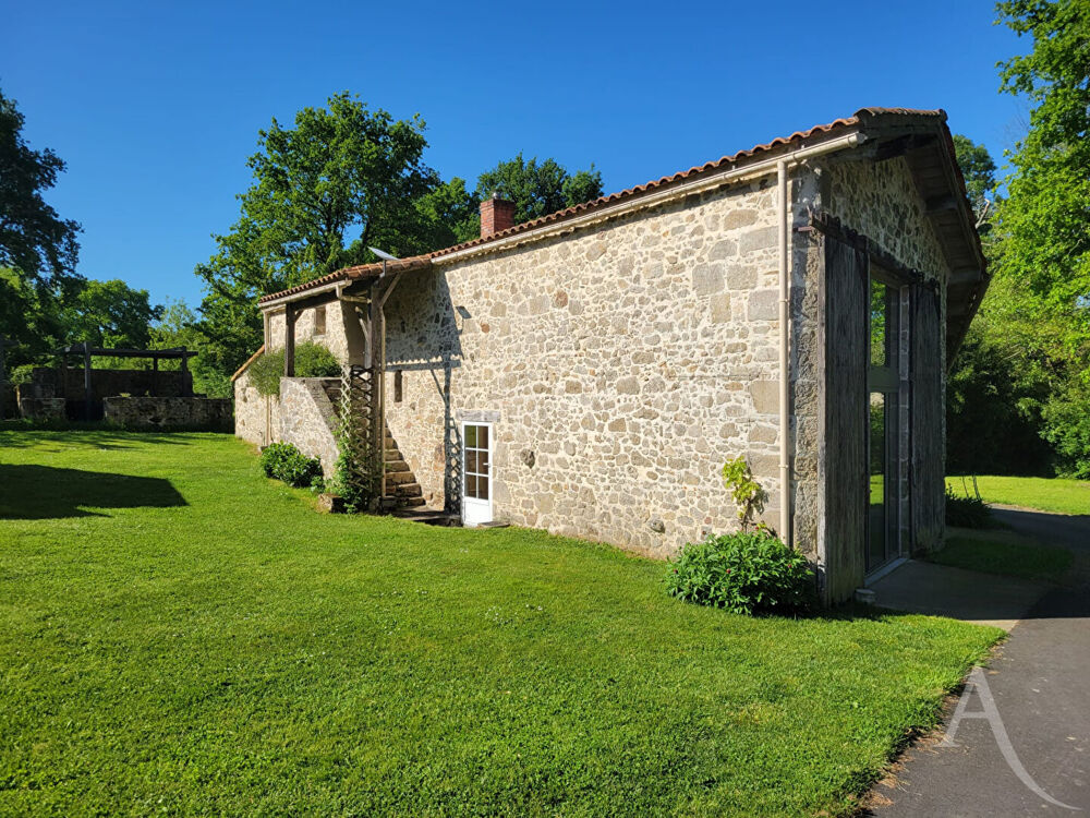 Vente Maison Ancien corps de ferme à vendre  - Beaufou Beaufou