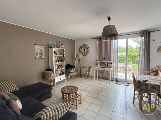 Vente Maison Maison Saint Jean d' Angely trois chambres 83.7 m2 Saint jean d angely