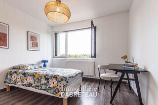  Appartement à louer 3 pièces 76 m²