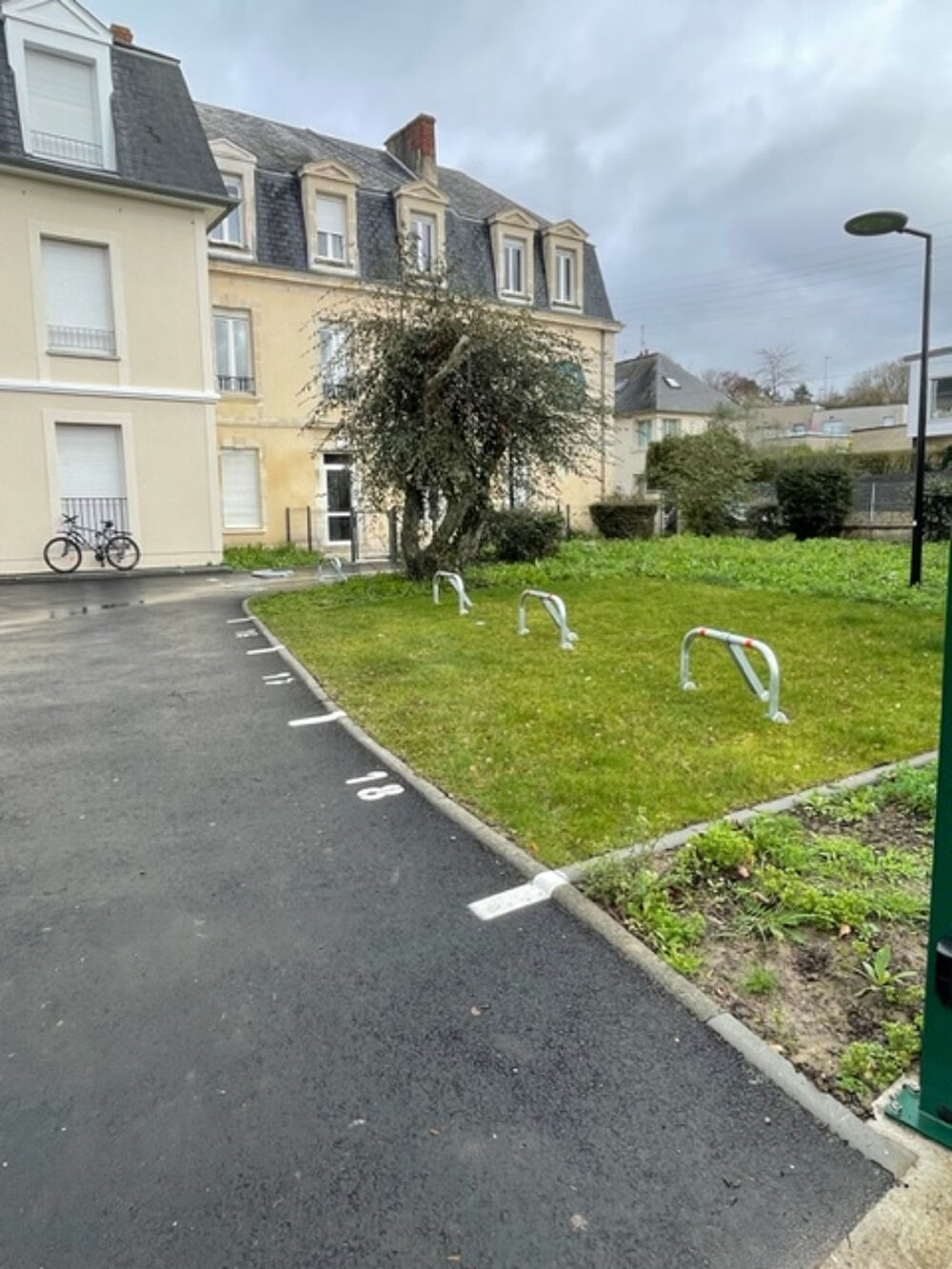 Location Parking/Garage Parking privé extérieur - Quartier Université CAEN Caen