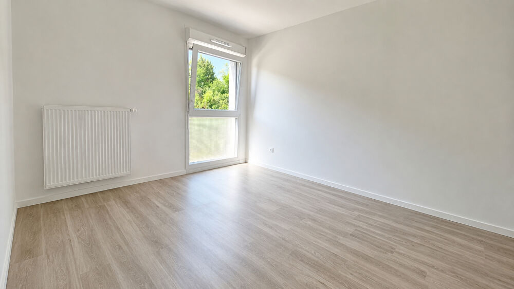 Appartement T3 récent avec loggia et 2 parkings - Centre de Wattrelos