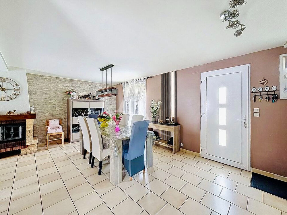Maison indépendante 4chambres, proche des commodités et écoles