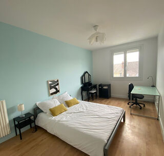  Appartement à louer 5 pièces 107 m²