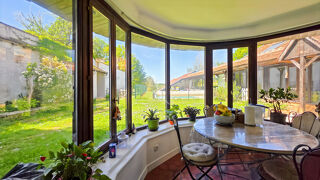  Maison à vendre 15 + pièces 402 m²