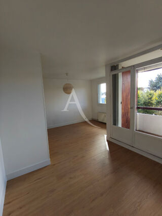  Appartement à louer 3 pièces 66 m²