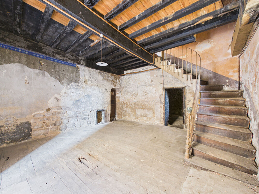 Vente Maison Maison en pierre au coeur du village de Chalencon à réhabiliter avec cour Chalencon