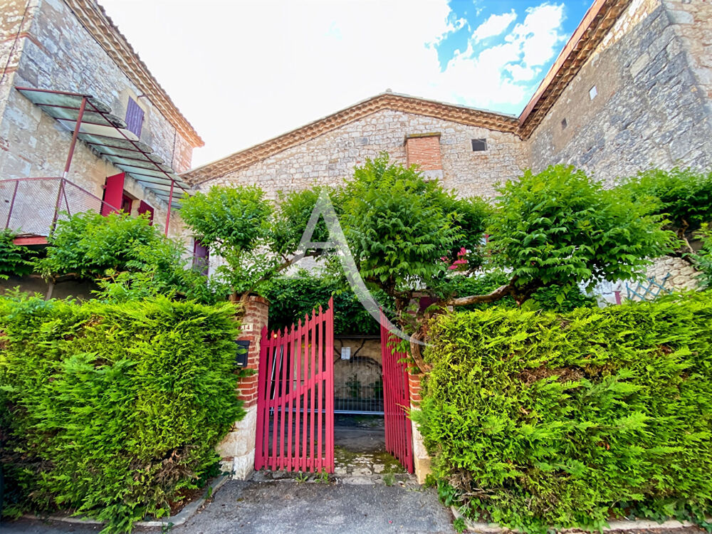 Unique maison de village et son jardin ..