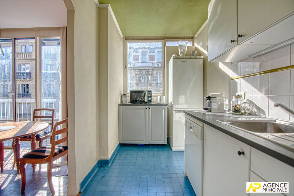 Vente Appartement Parris 16ème- rue de Civry -  Metro Exelmans Appartement 5 pièces 108.56 m² carrez situé au 4ème étage avec ascenseur et balcon Paris 16