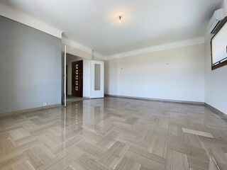  Appartement à louer 2 pièces 72 m²