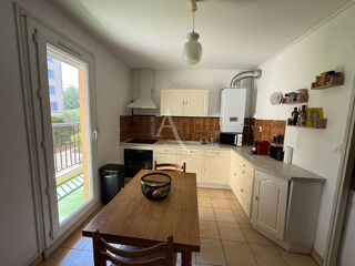  Appartement à louer 3 pièces 69 m²