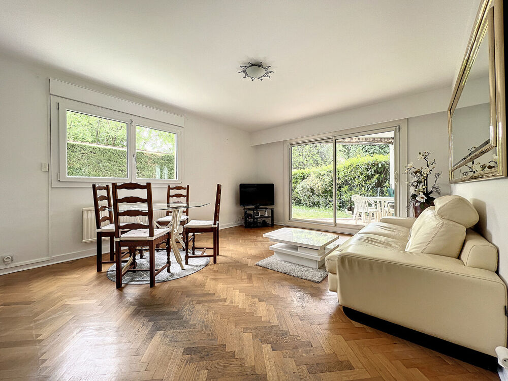 Vente Appartement A seulement 15 minutes du centre ville de Lyon, au centre de Champagne au Mont d'Or, Appartement en rez de jardin, 3 pièces de 7 Lyon 9